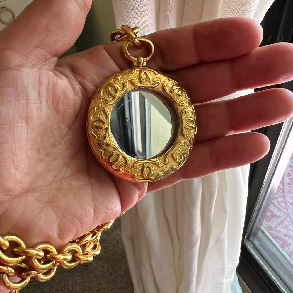 CHANEL NECKLACE